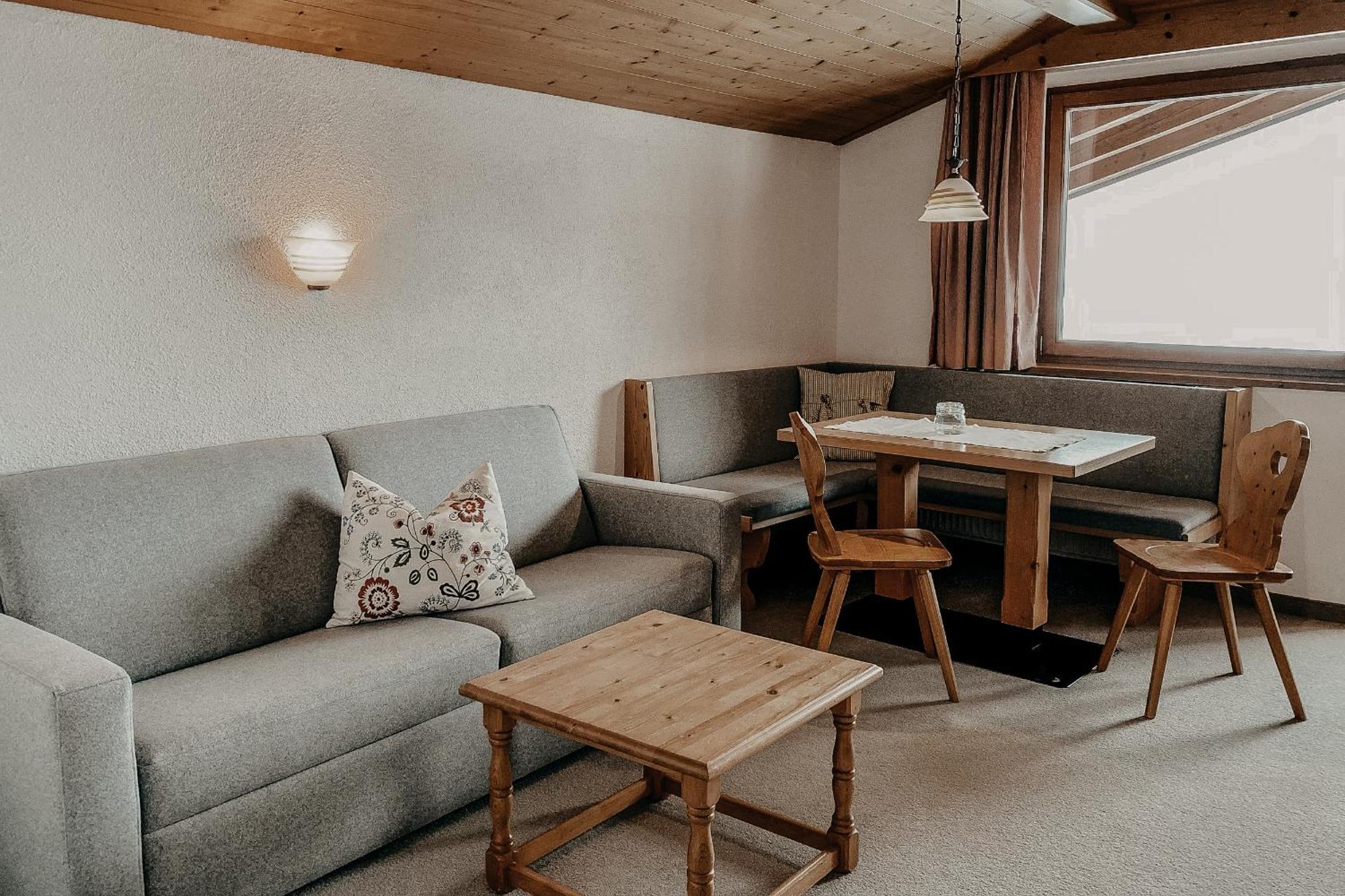 Alpenappartements Cristall Ehrwald Ruang foto
