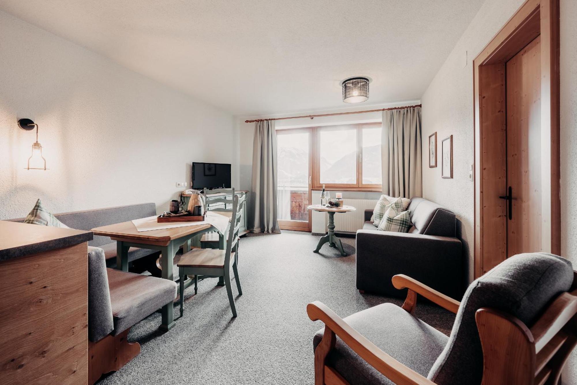 Alpenappartements Cristall Ehrwald Bagian luar foto